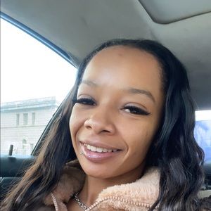 Meet your Posher, Amika